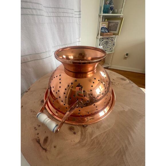 Vintage Teleflora Copper Colander with Handles – 8” Wide - Picture 4 of 5